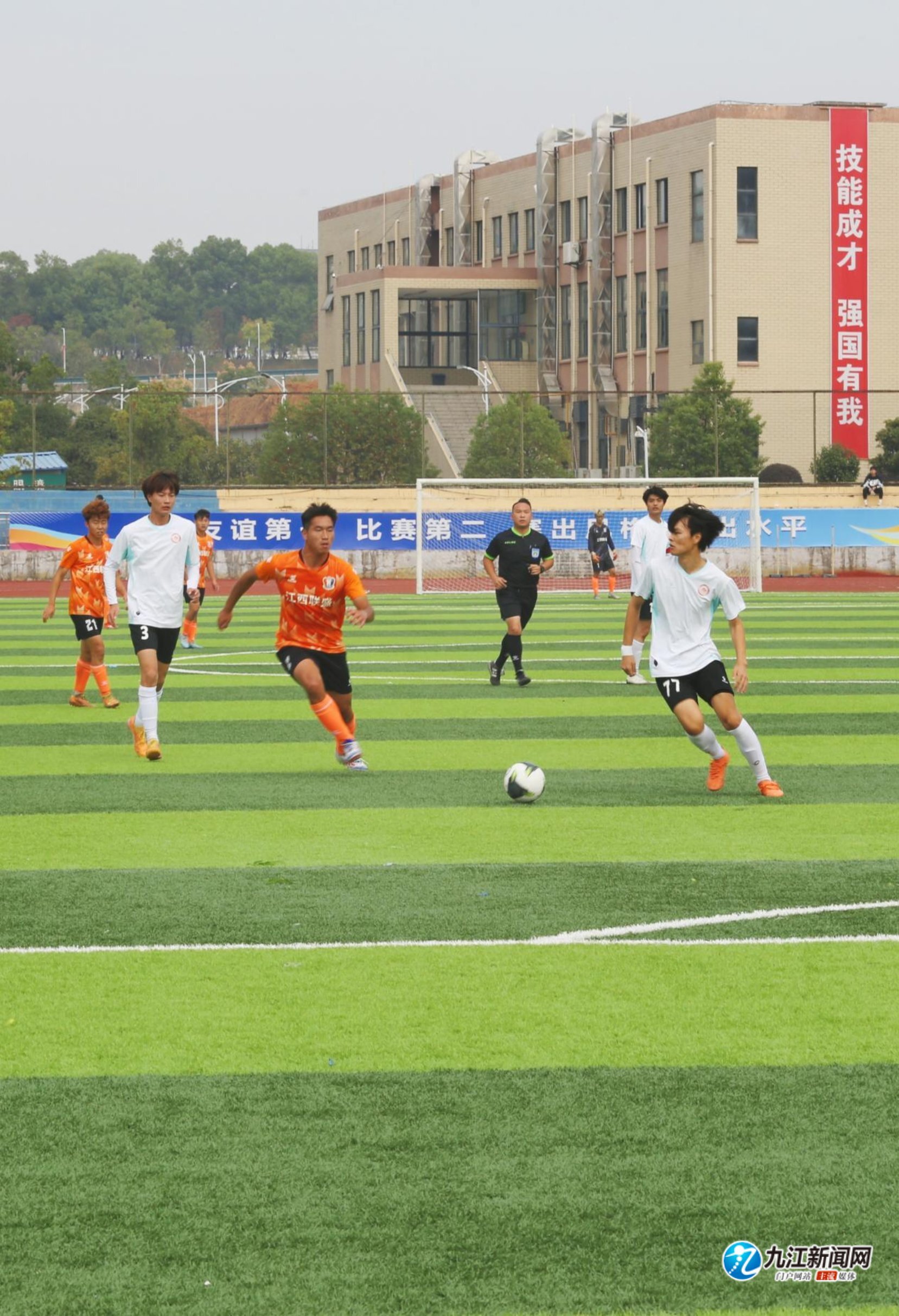 场和年轻储 场和年轻储