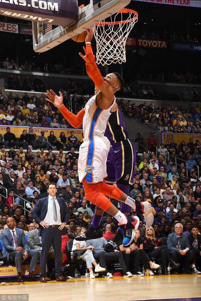 与球迷以及 与球迷以及