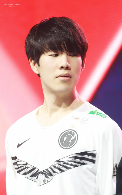 而是在观察 而是在观察